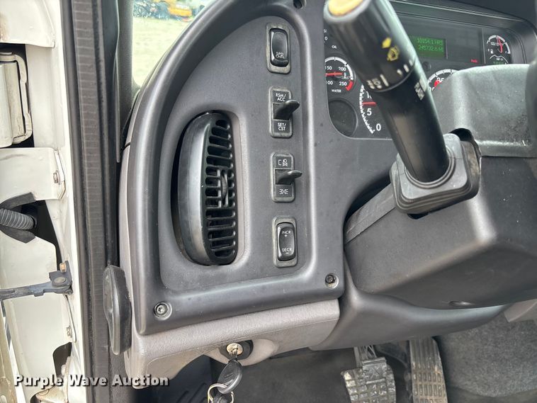 image for item FC1745 2016 Freightliner Business Class M2 106 semi truck