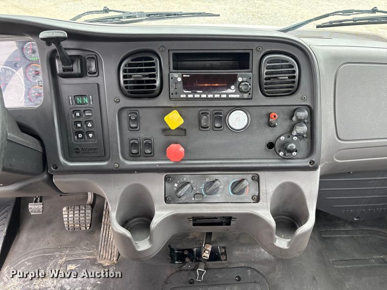 image for item FC1745 2016 Freightliner Business Class M2 106 semi truck