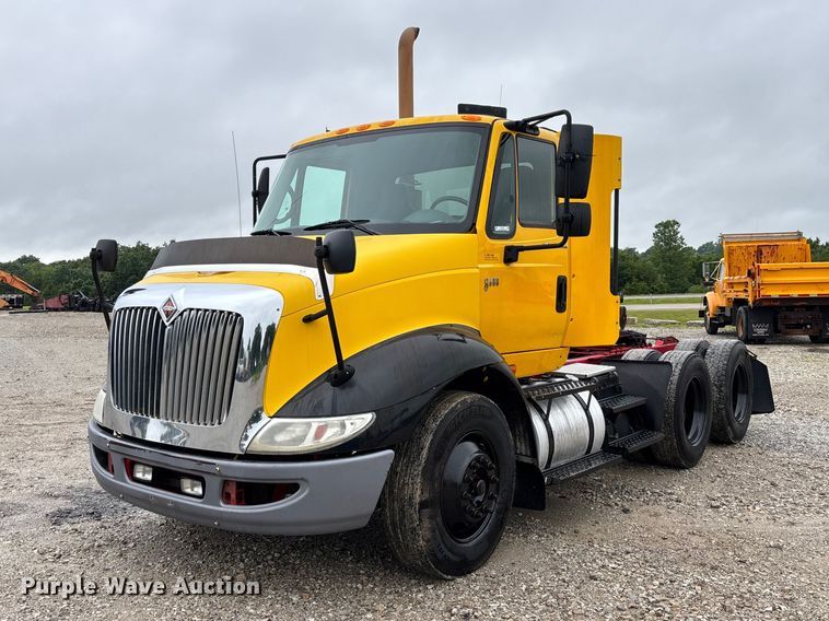 image for item FC1746 2007 International 8600 semi truck
