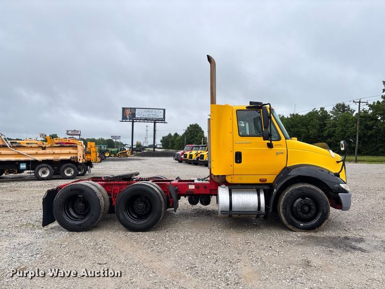 image for item FC1746 2007 International 8600 semi truck