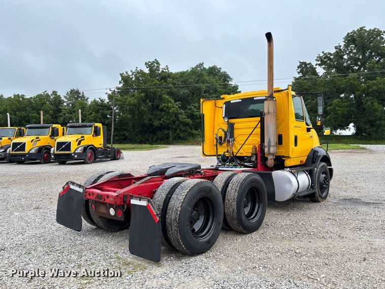 image for item FC1746 2007 International 8600 semi truck