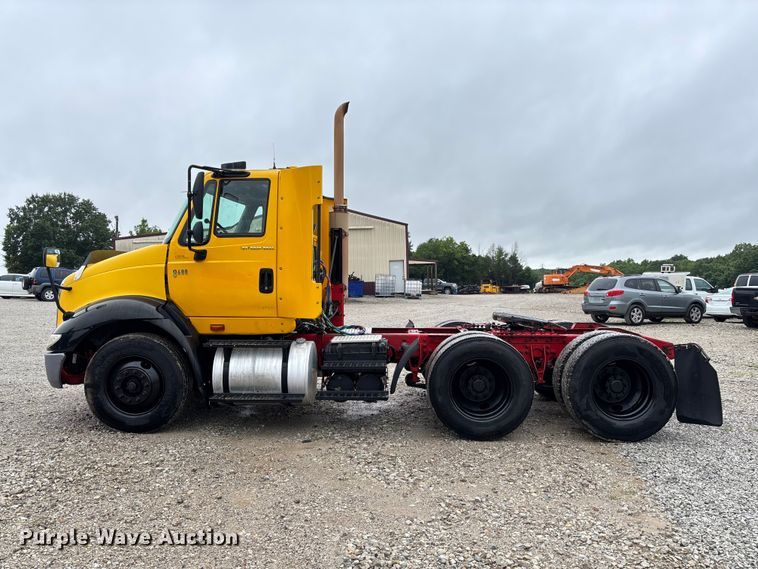 image for item FC1746 2007 International 8600 semi truck