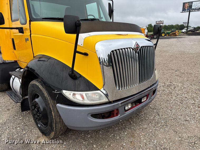 image for item FC1746 2007 International 8600 semi truck