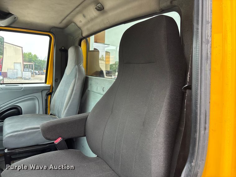 image for item FC1746 2007 International 8600 semi truck