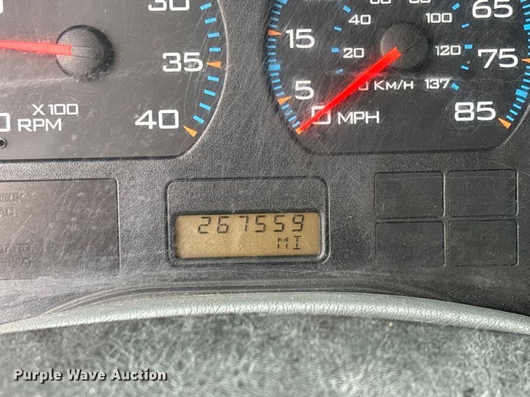image for item FC1746 2007 International 8600 semi truck