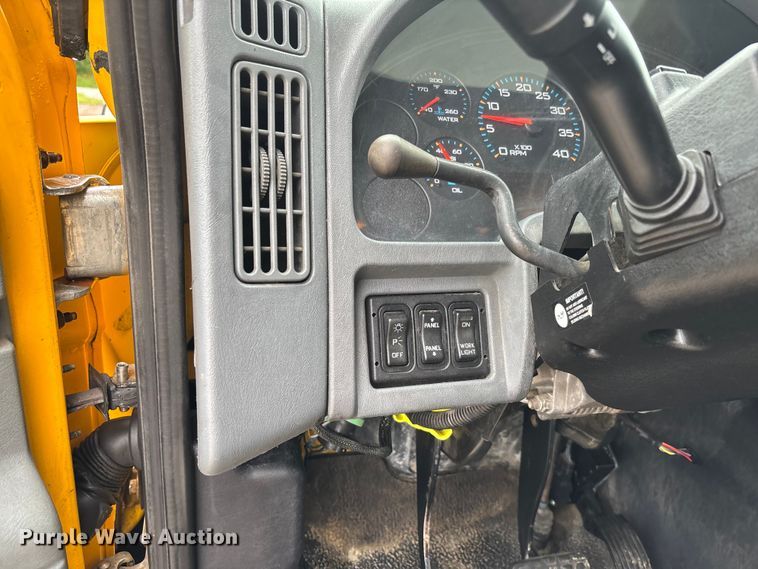 image for item FC1746 2007 International 8600 semi truck