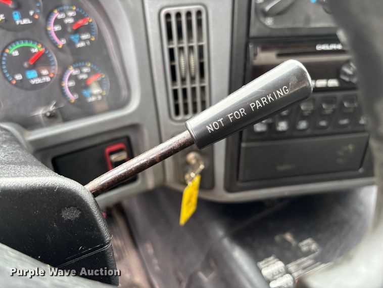 image for item FC1746 2007 International 8600 semi truck