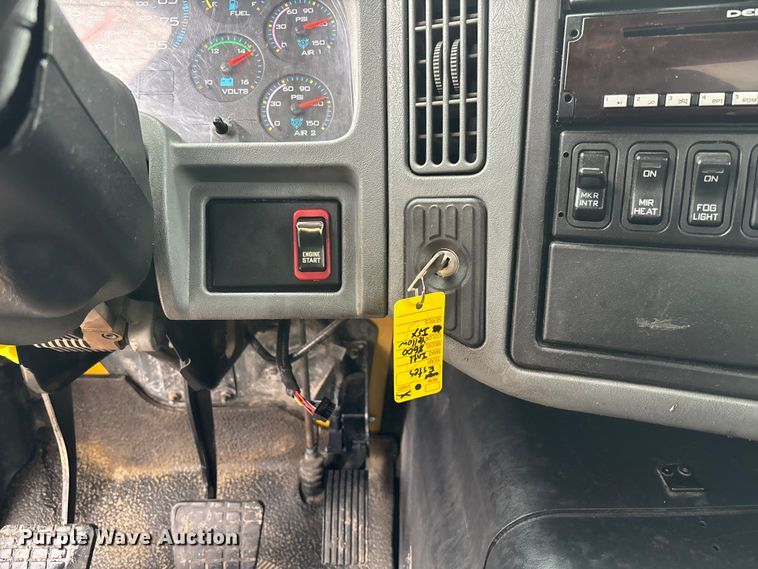 image for item FC1746 2007 International 8600 semi truck