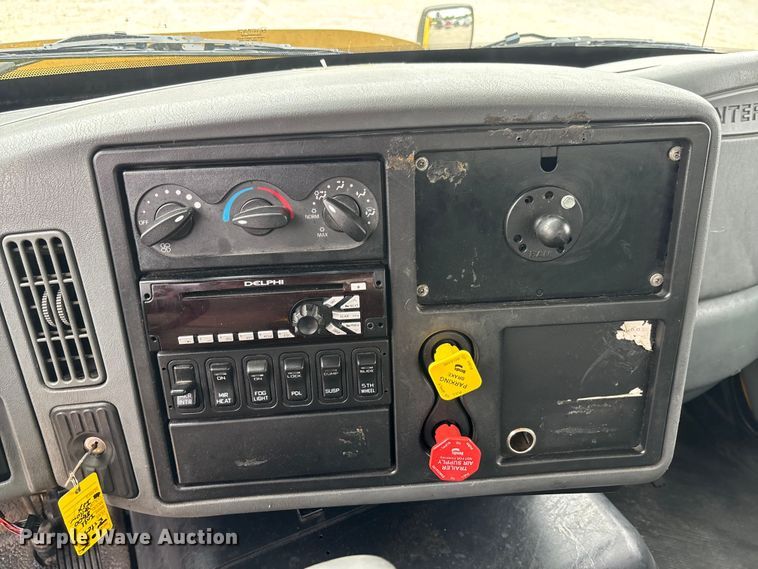 image for item FC1746 2007 International 8600 semi truck