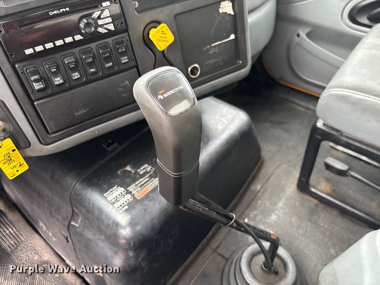 image for item FC1746 2007 International 8600 semi truck