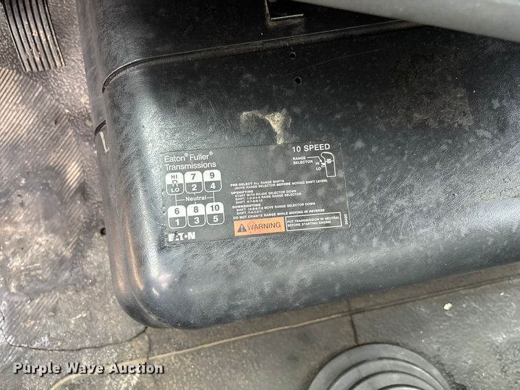 image for item FC1746 2007 International 8600 semi truck