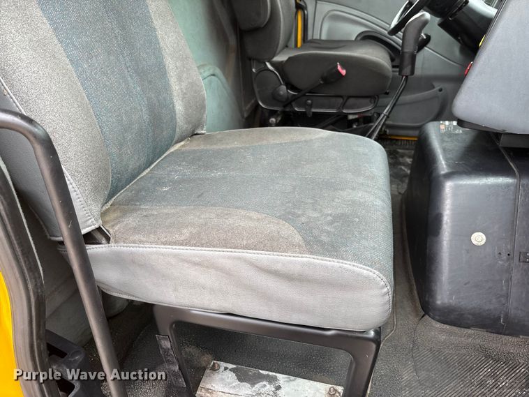 image for item FC1746 2007 International 8600 semi truck