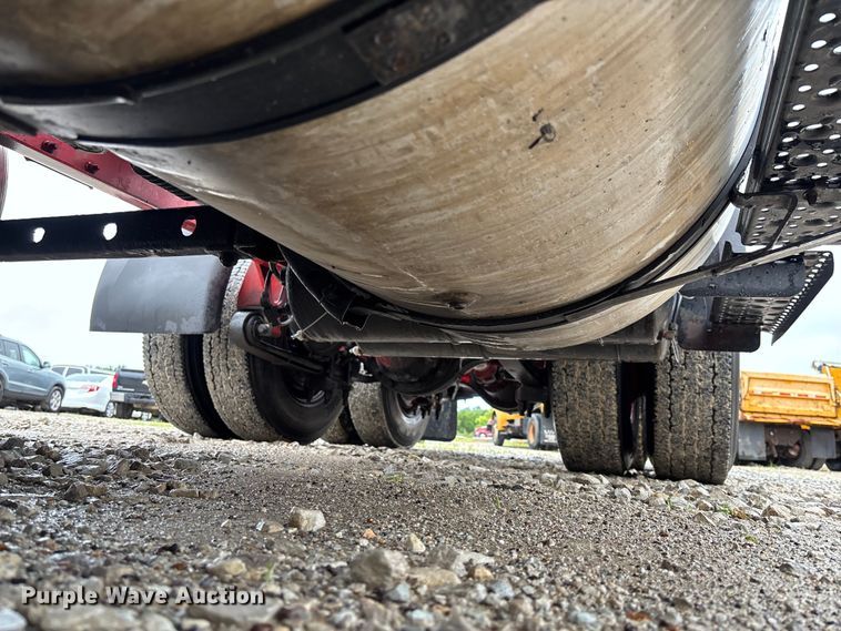 image for item FC1746 2007 International 8600 semi truck
