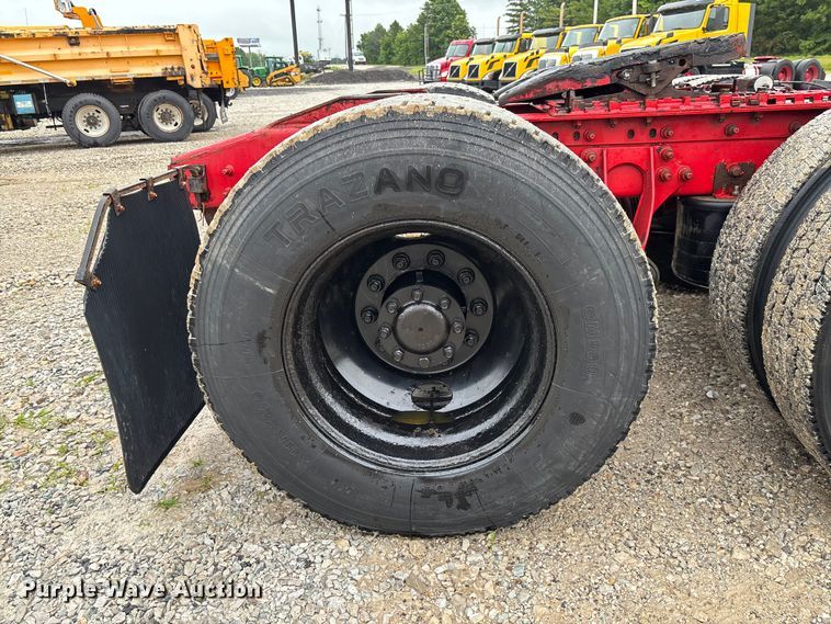 image for item FC1746 2007 International 8600 semi truck