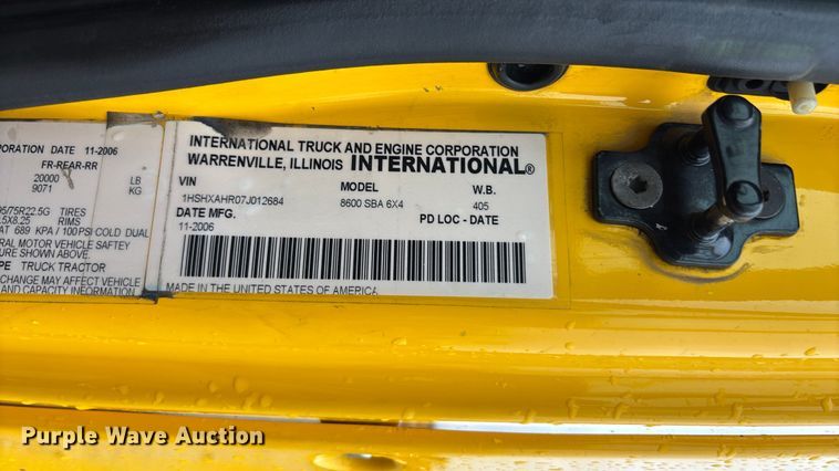 image for item FC1746 2007 International 8600 semi truck