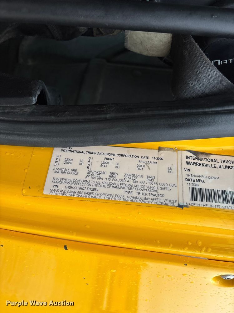 image for item FC1746 2007 International 8600 semi truck