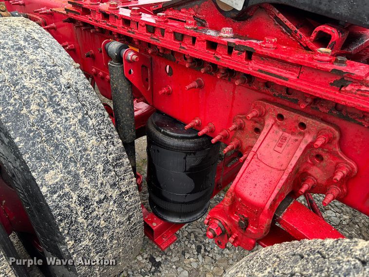 image for item FC1747 2016 Volvo VNL semi truck