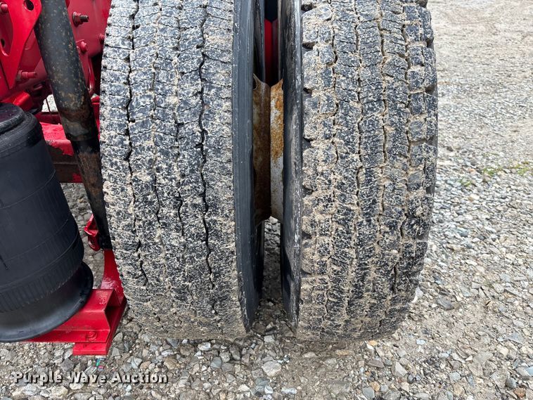 image for item FC1747 2016 Volvo VNL semi truck