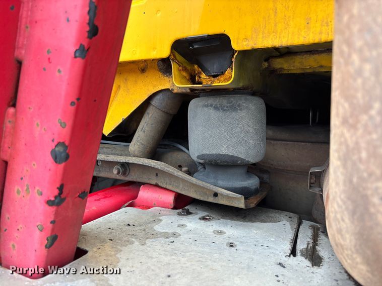 image for item FC1748 2016 Volvo VNL semi truck
