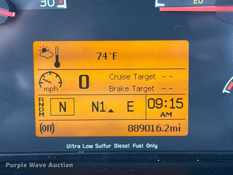 image for item FC1748 2016 Volvo VNL semi truck