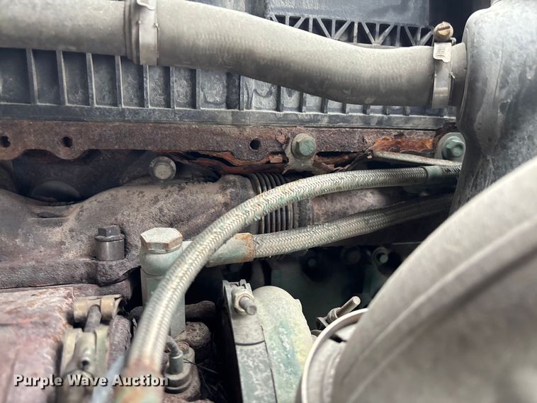 image for item FC1748 2016 Volvo VNL semi truck