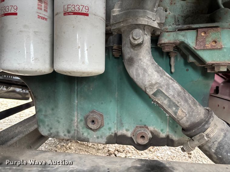 image for item FC1748 2016 Volvo VNL semi truck
