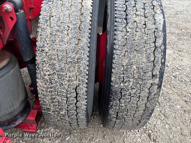 image for item FC1748 2016 Volvo VNL semi truck
