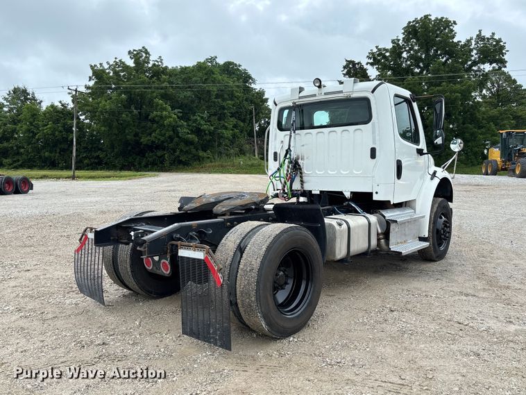 image for item FC1749 2015 Freightliner Business Class M2 106 semi truck