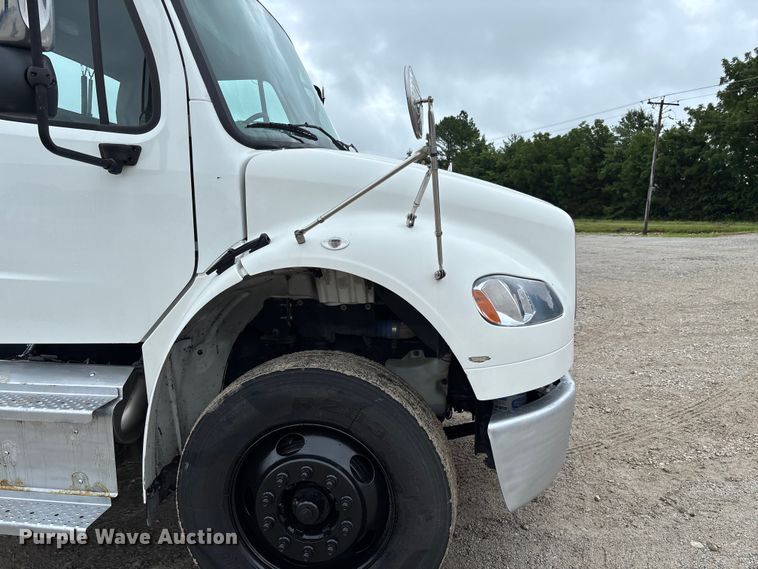 image for item FC1749 2015 Freightliner Business Class M2 106 semi truck