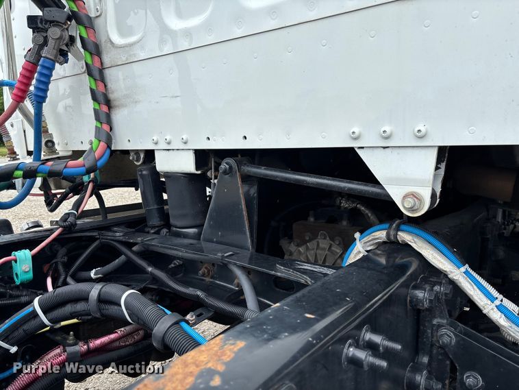 image for item FC1749 2015 Freightliner Business Class M2 106 semi truck