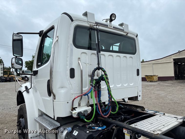 image for item FC1749 2015 Freightliner Business Class M2 106 semi truck