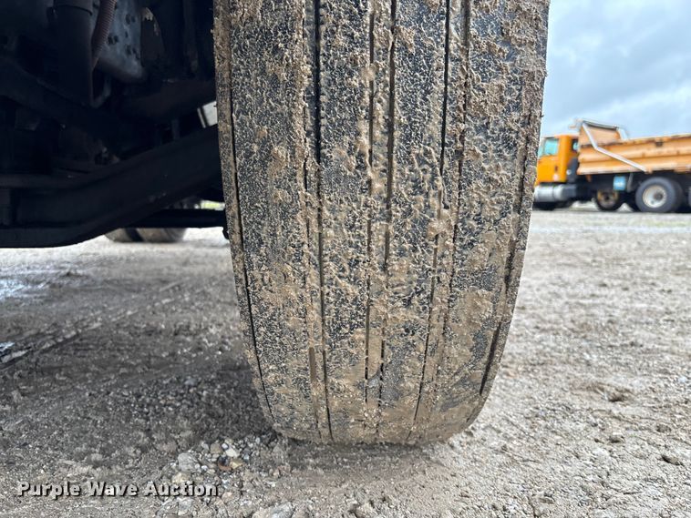 image for item FC1749 2015 Freightliner Business Class M2 106 semi truck