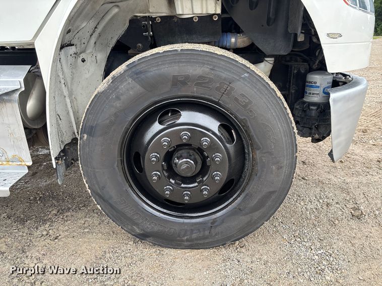 image for item FC1749 2015 Freightliner Business Class M2 106 semi truck