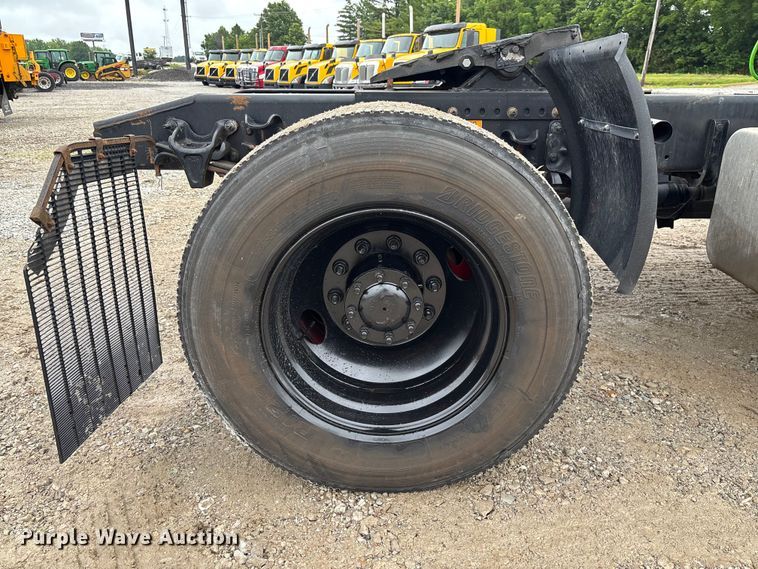 image for item FC1749 2015 Freightliner Business Class M2 106 semi truck