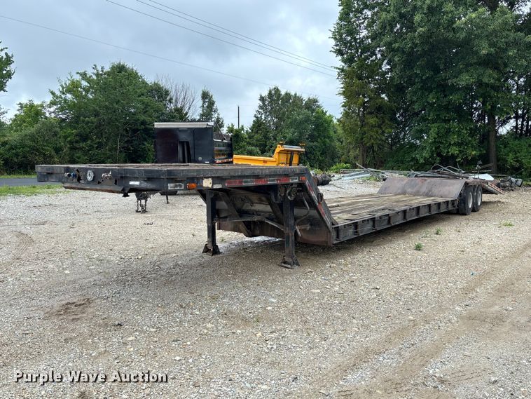 1982 Holden Industries double drop deck equipment trailer
