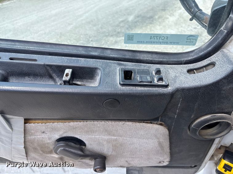 image for item FC1774 2002 Volvo VNL semi truck