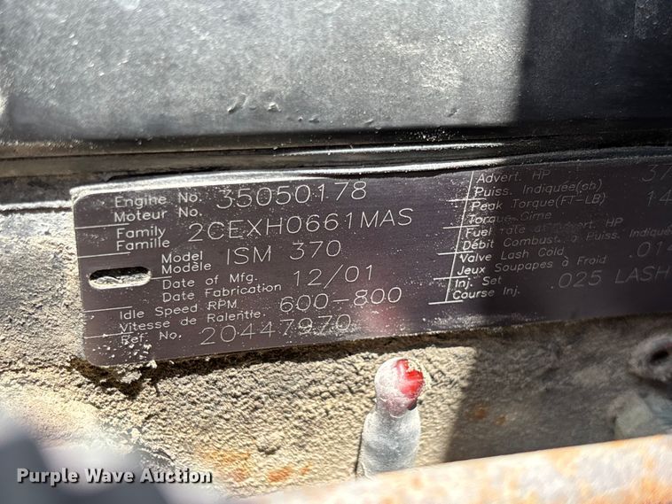 image for item FC1774 2002 Volvo VNL semi truck