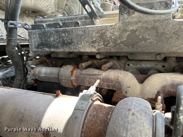 image for item FC1774 2002 Volvo VNL semi truck