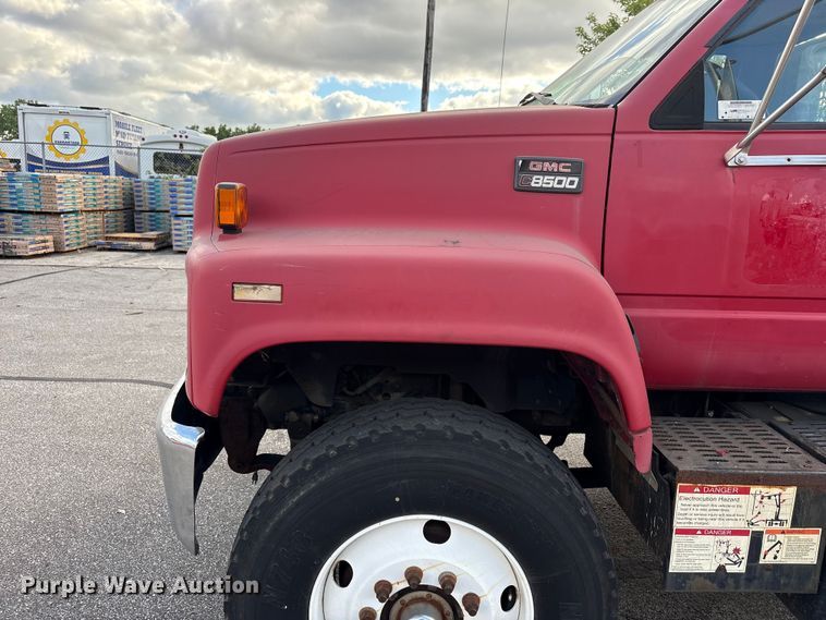 image for item FC2405 2001 GMC C7500 flatbed truck
