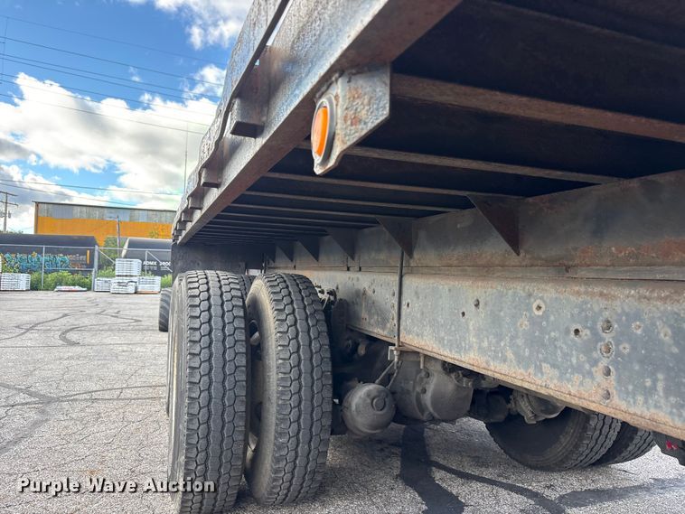 image for item FC2405 2001 GMC C7500 flatbed truck