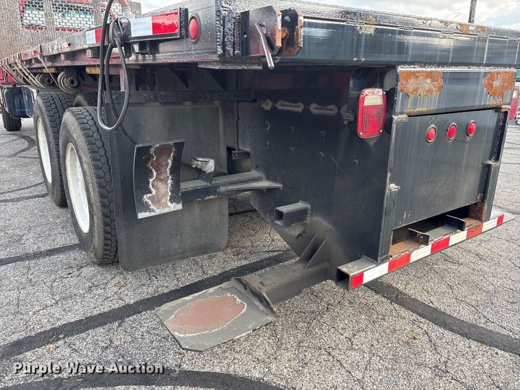 image for item FC2405 2001 GMC C7500 flatbed truck