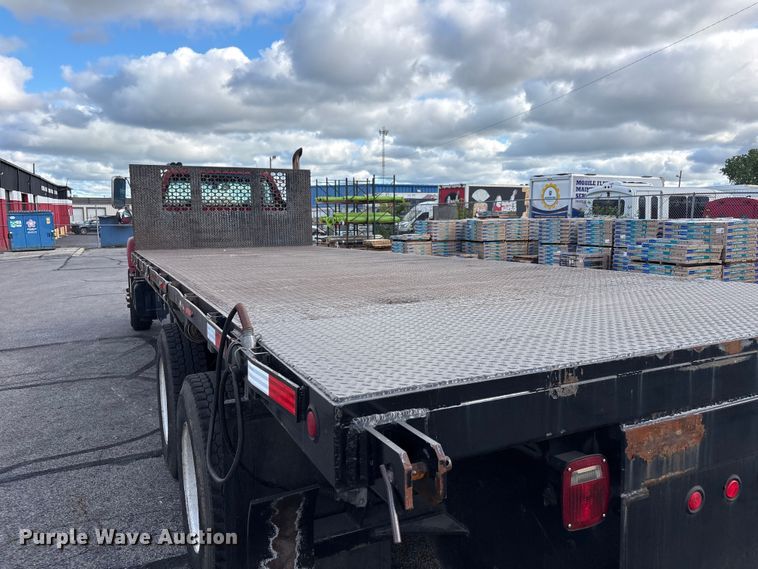 image for item FC2405 2001 GMC C7500 flatbed truck