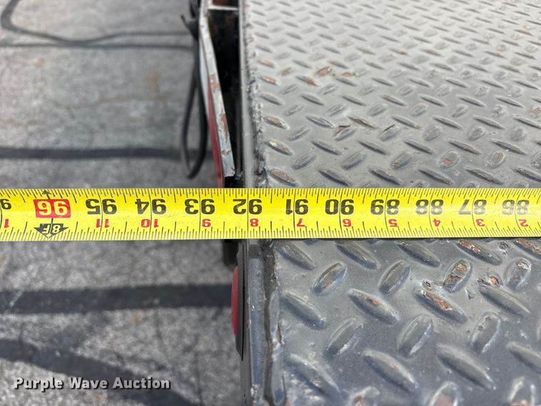 image for item FC2405 2001 GMC C7500 flatbed truck