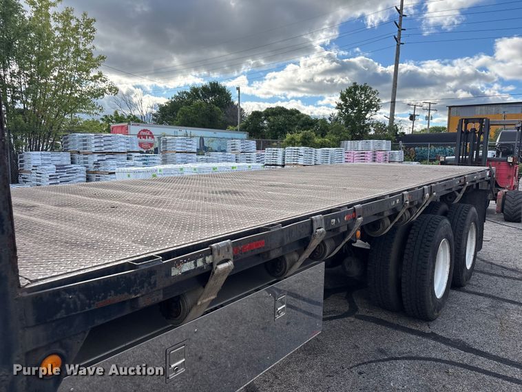 image for item FC2405 2001 GMC C7500 flatbed truck