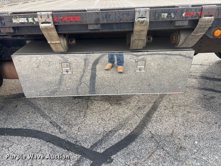 image for item FC2405 2001 GMC C7500 flatbed truck
