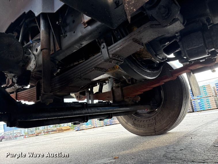 image for item FC2405 2001 GMC C7500 flatbed truck