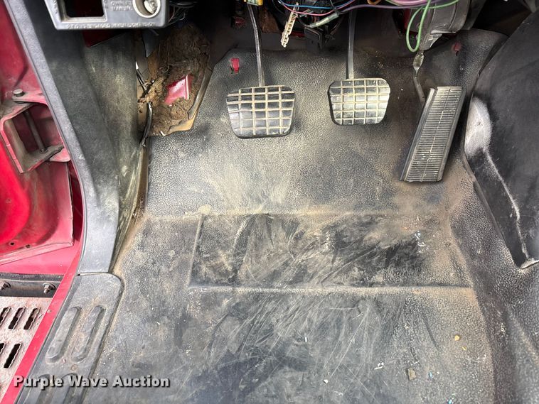 image for item FC2405 2001 GMC C7500 flatbed truck