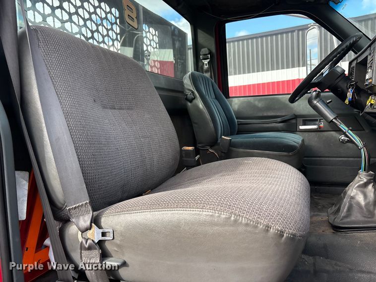image for item FC2405 2001 GMC C7500 flatbed truck