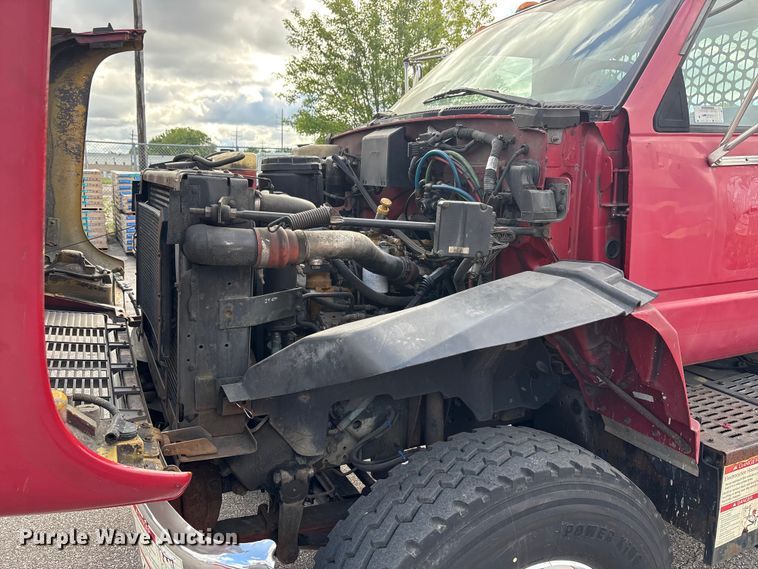 image for item FC2405 2001 GMC C7500 flatbed truck