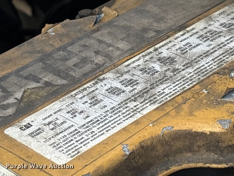 image for item FC2405 2001 GMC C7500 flatbed truck